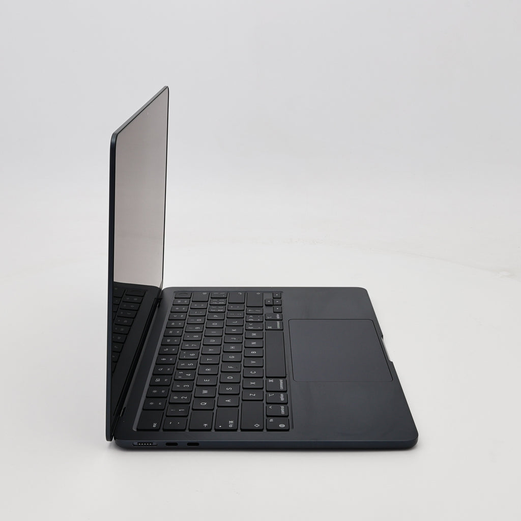 95新 Apple MacBook Air 22年 13寸 M2（8+8核） 8G RAM 256G SSD 午夜色