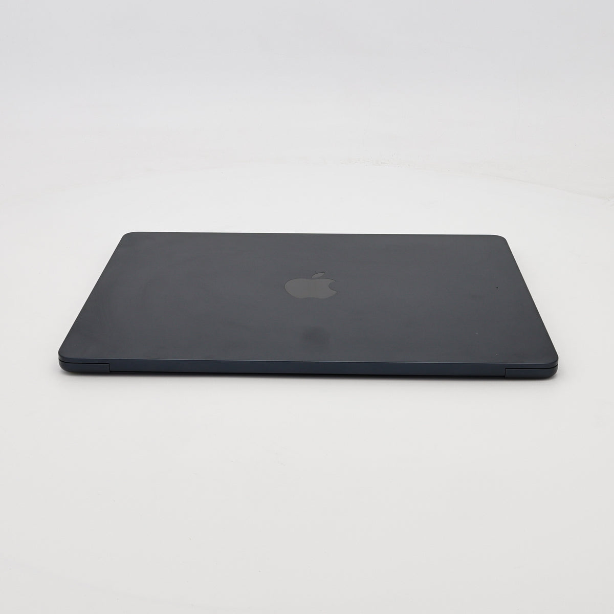 95新 Apple MacBook Air 22年 13寸 M2（8+8核） 8G RAM 256G SSD 午夜色