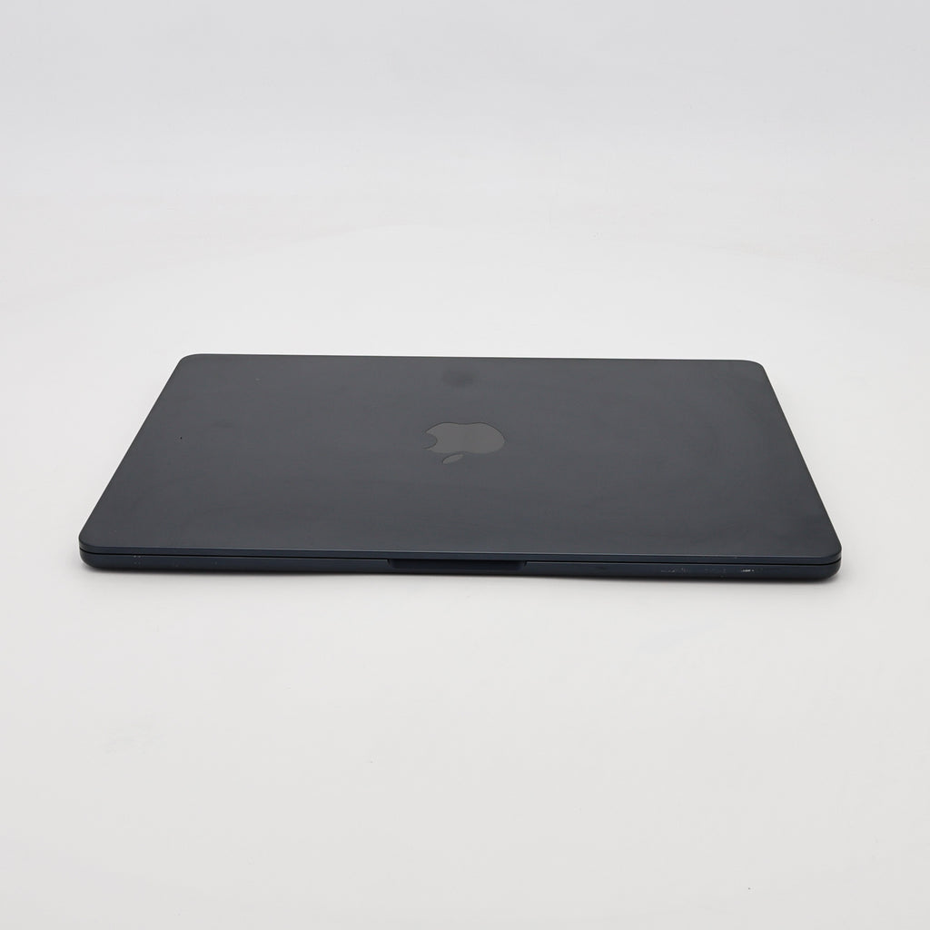 95新 Apple MacBook Air 22年 13寸 M2（8+8核） 8G RAM 256G SSD 午夜色