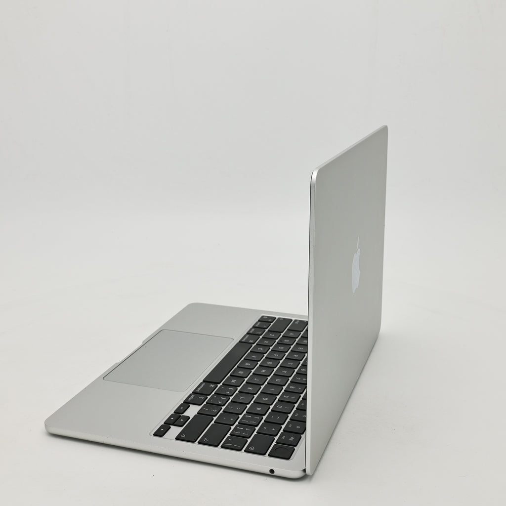 95新 Apple MacBook Air 24年 13寸 M3（8+8核） 8G RAM 256G SSD 銀色