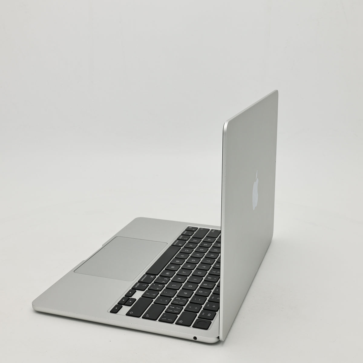 95新 Apple MacBook Air 24年 13寸 M3（8+8核） 8G RAM 256G SSD 銀色