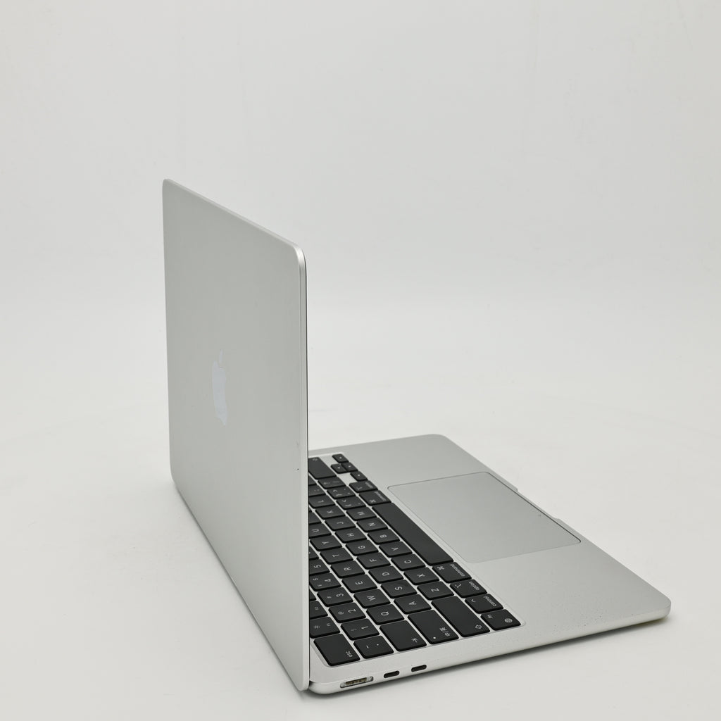 95新 Apple MacBook Air 24年 13寸 M3（8+8核） 8G RAM 256G SSD 銀色