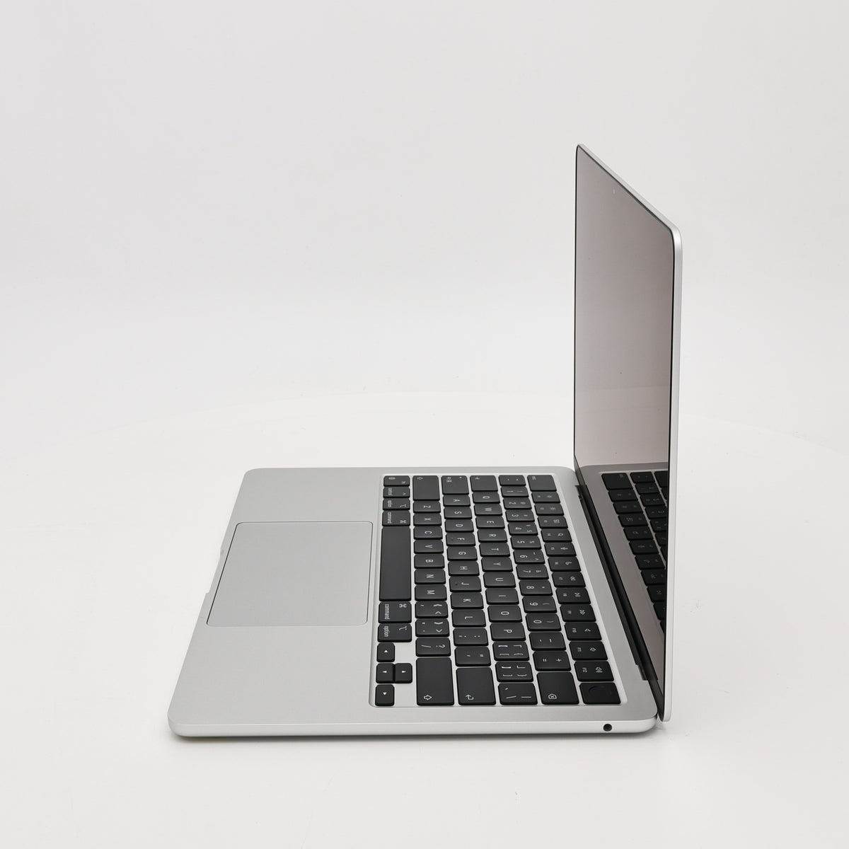 95新 Apple MacBook Air 22年 13寸 M2（8+8核） 8G RAM 256G SSD 銀色