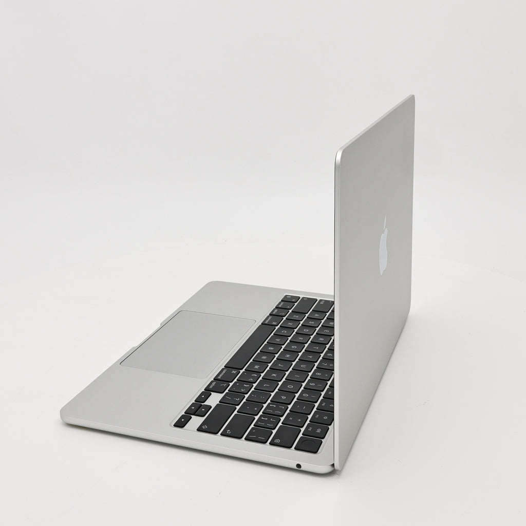 95新 Apple MacBook Air 22年 13寸 M2（8+8核） 8G RAM 256G SSD 銀色