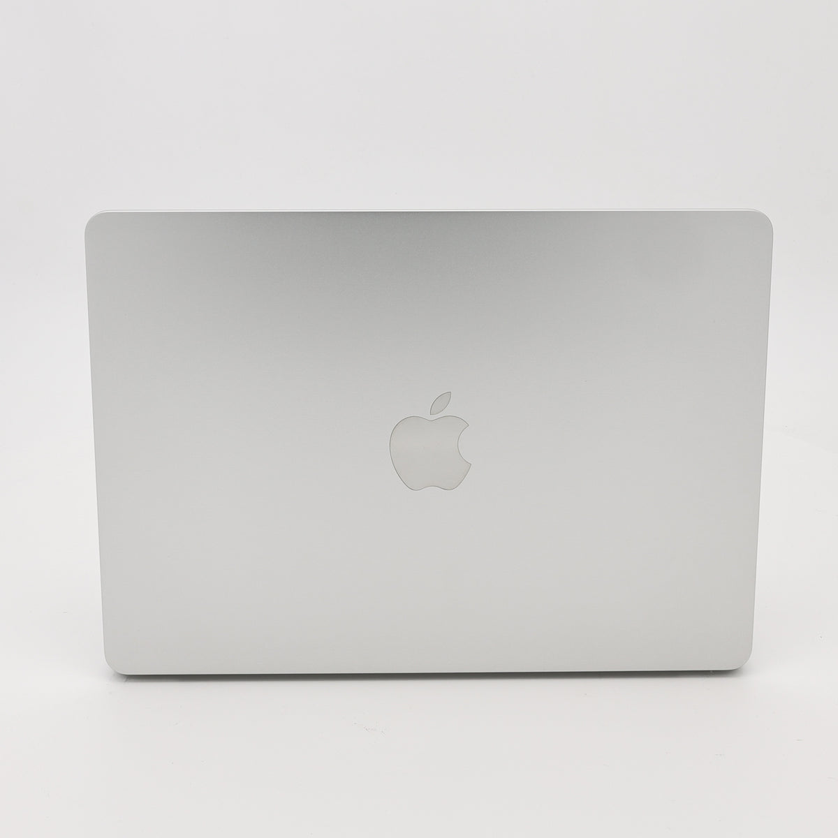 95新 Apple MacBook Air 22年 13寸 M2（8+8核） 8G RAM 256G SSD 銀色