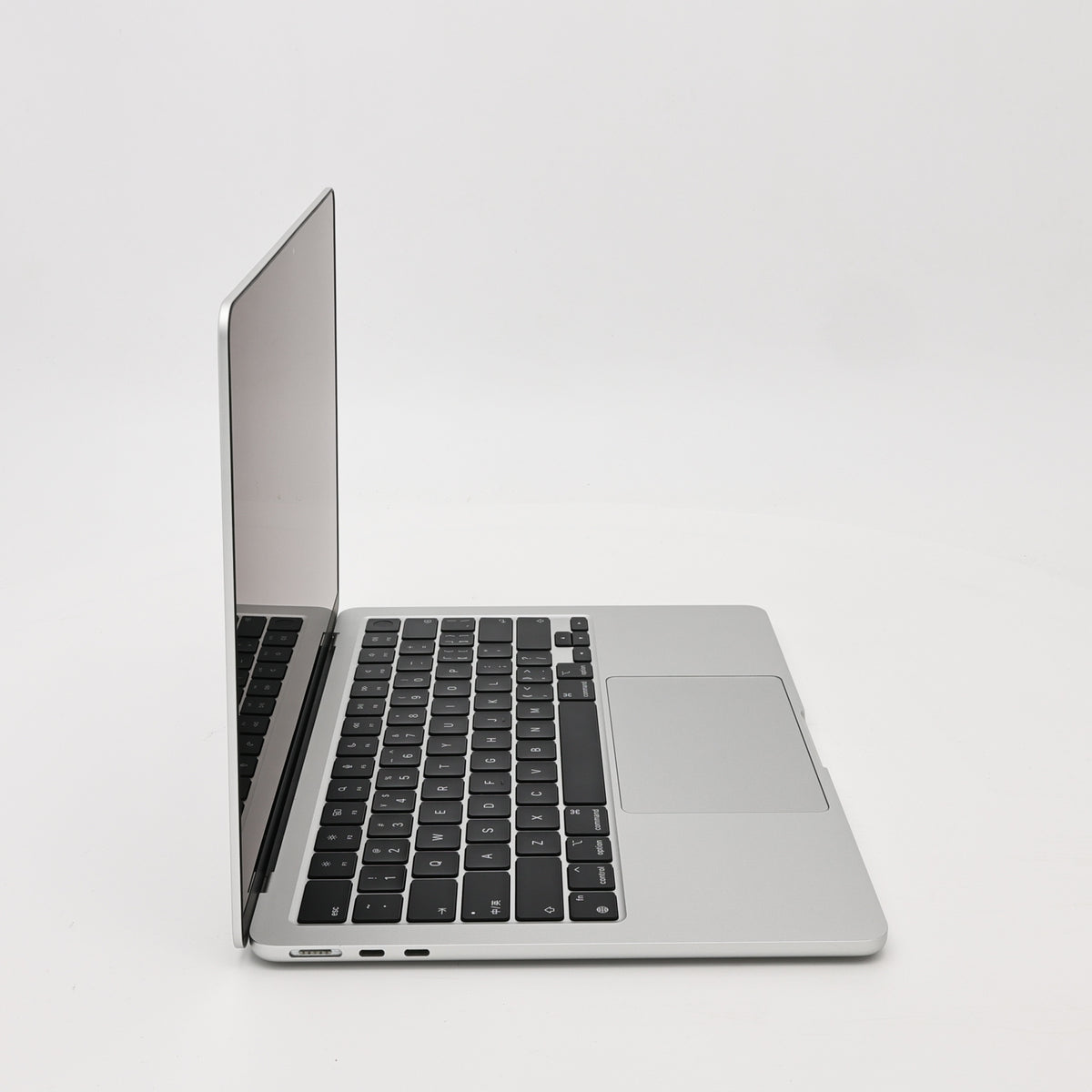 95新 Apple MacBook Air 22年 13寸 M2（8+8核） 8G RAM 256G SSD 銀色