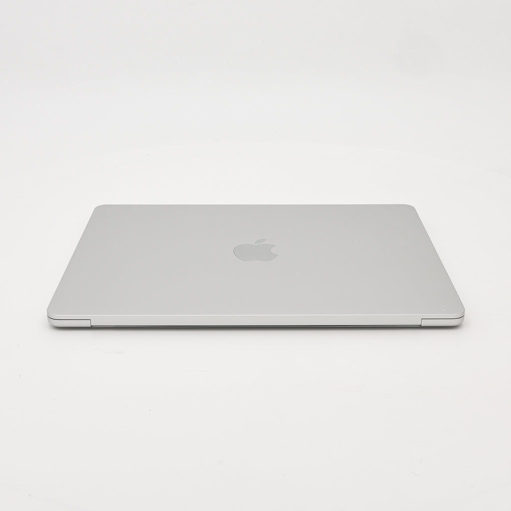 95新 Apple MacBook Air 22年 13寸 M2（8+8核） 8G RAM 256G SSD 銀色