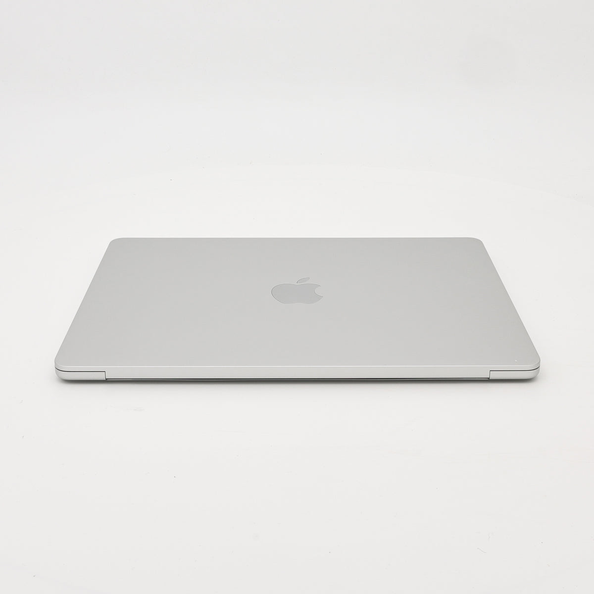 95新 Apple MacBook Air 22年 13寸 M2（8+8核） 8G RAM 256G SSD 銀色