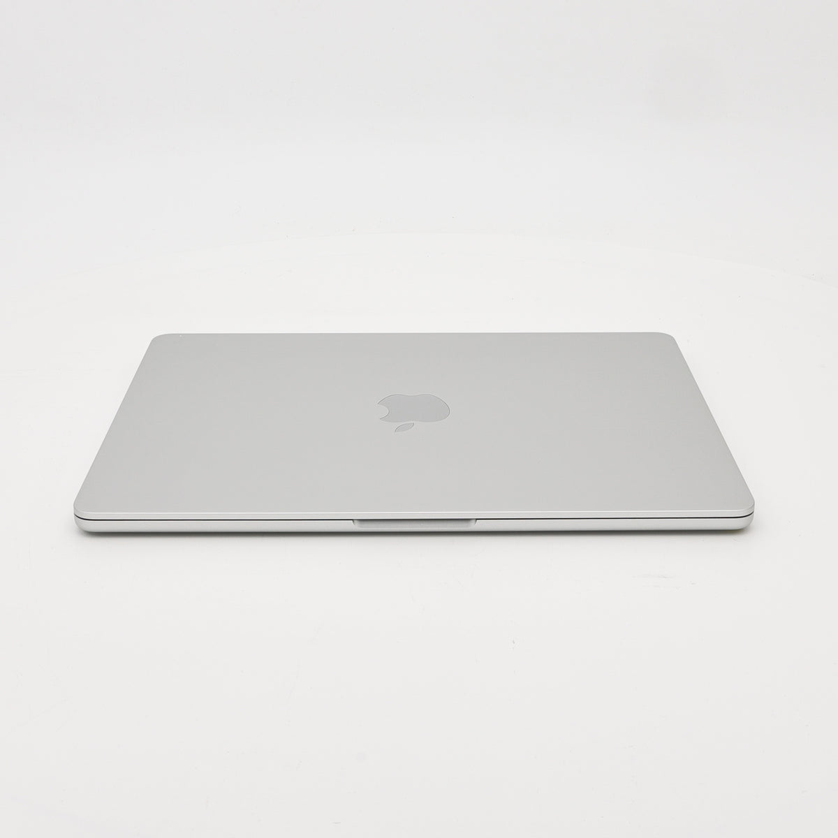 95新 Apple MacBook Air 22年 13寸 M2（8+8核） 8G RAM 256G SSD 銀色