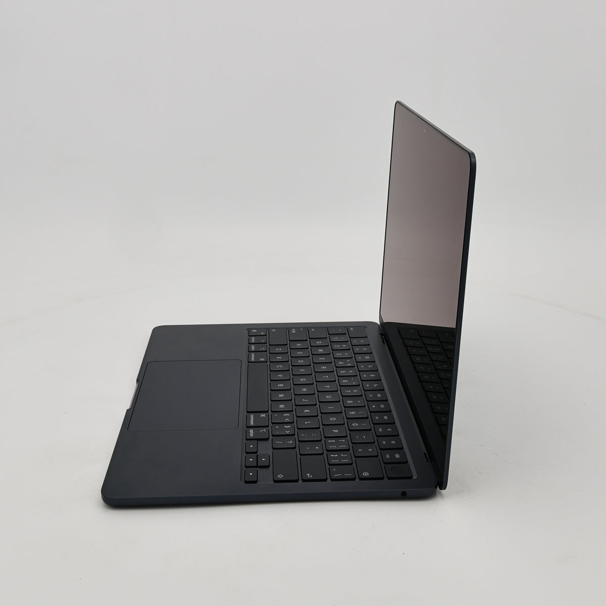 95新 Apple MacBook Air 22年 13寸 M2（8+8核） 8G RAM 256G SSD 午夜色
