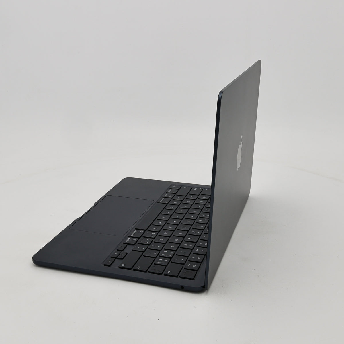 95新 Apple MacBook Air 22年 13寸 M2（8+8核） 8G RAM 256G SSD 午夜色