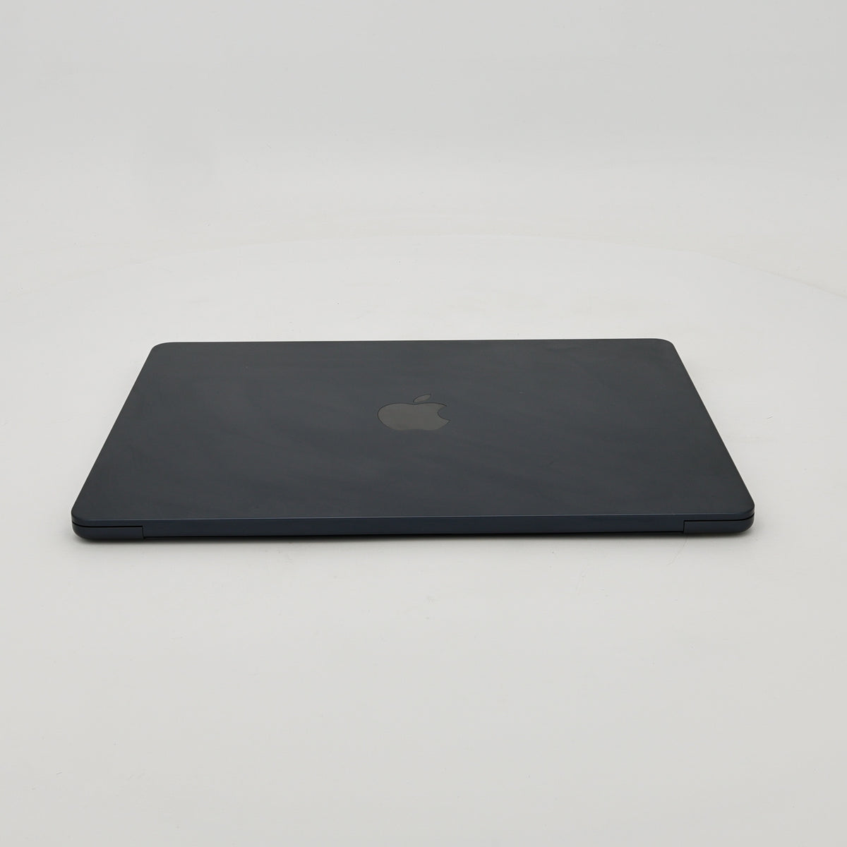 95新 Apple MacBook Air 22年 13寸 M2（8+8核） 8G RAM 256G SSD 午夜色
