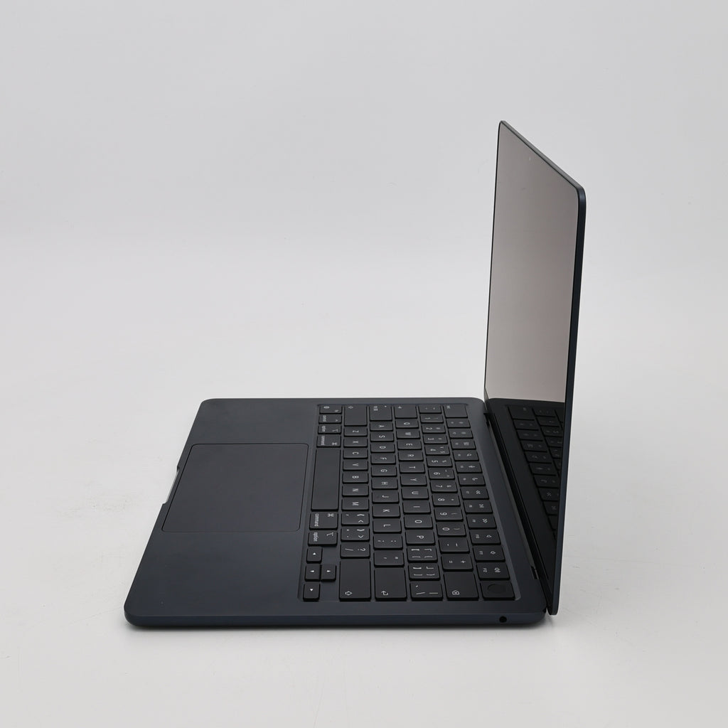 95新 Apple MacBook Air 22年 13寸 M2（8+8核） 8G RAM 256G SSD 午夜色