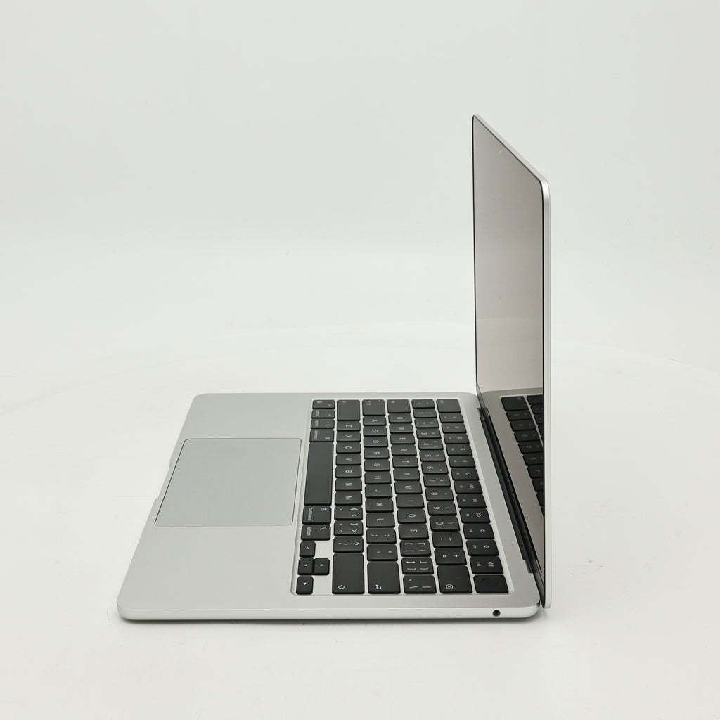 95新 Apple MacBook Air 24年 13寸 M3（8+8核） 8G RAM 256G SSD 銀色