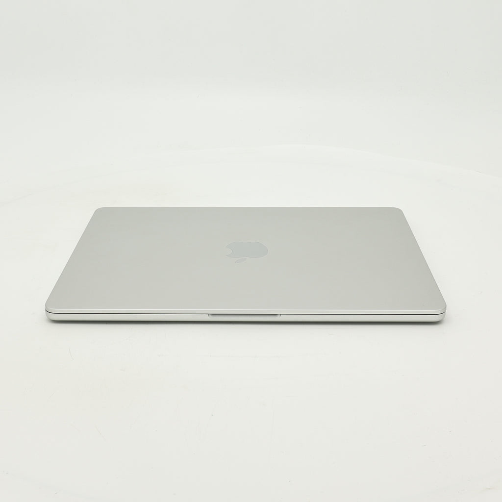 95新 Apple MacBook Air 24年 13寸 M3（8+8核） 8G RAM 256G SSD 銀色