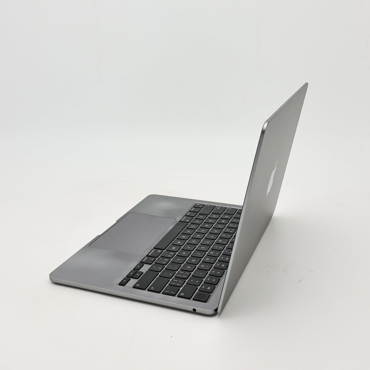 95新 Apple MacBook Air 22年 13寸 M2（8+8核） 8G RAM 256G SSD 深空灰色