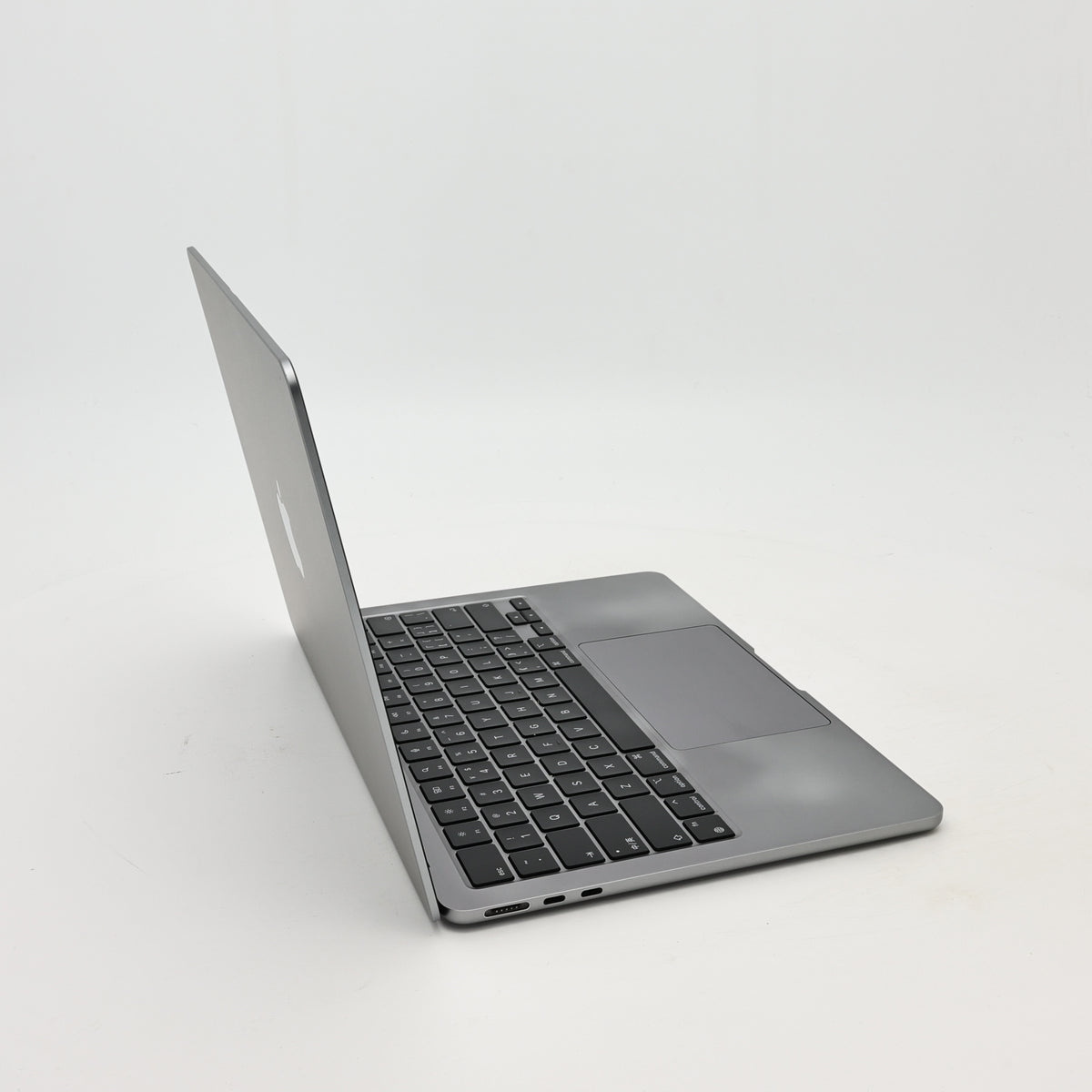 95新 Apple MacBook Air 22年 13寸 M2（8+8核） 8G RAM 256G SSD 深空灰色