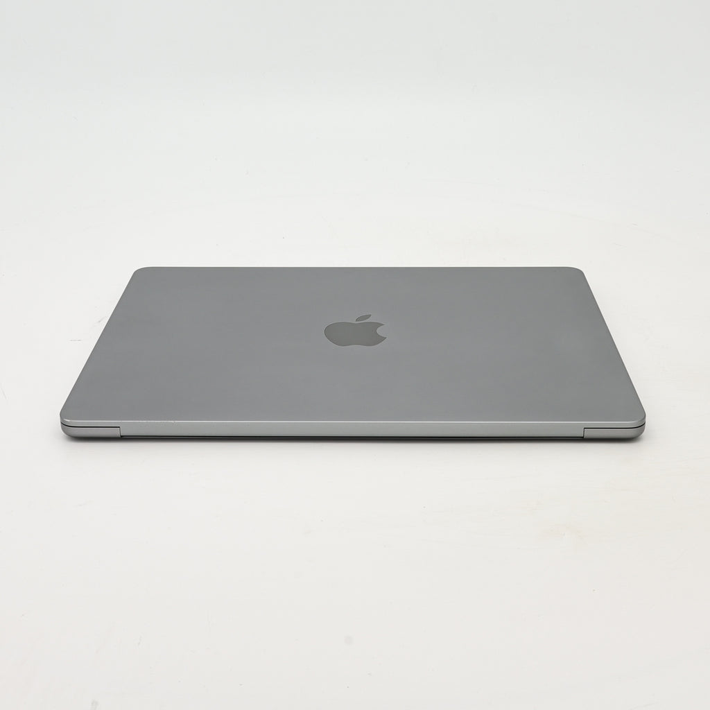 95新 Apple MacBook Air 22年 13寸 M2（8+8核） 8G RAM 256G SSD 深空灰色