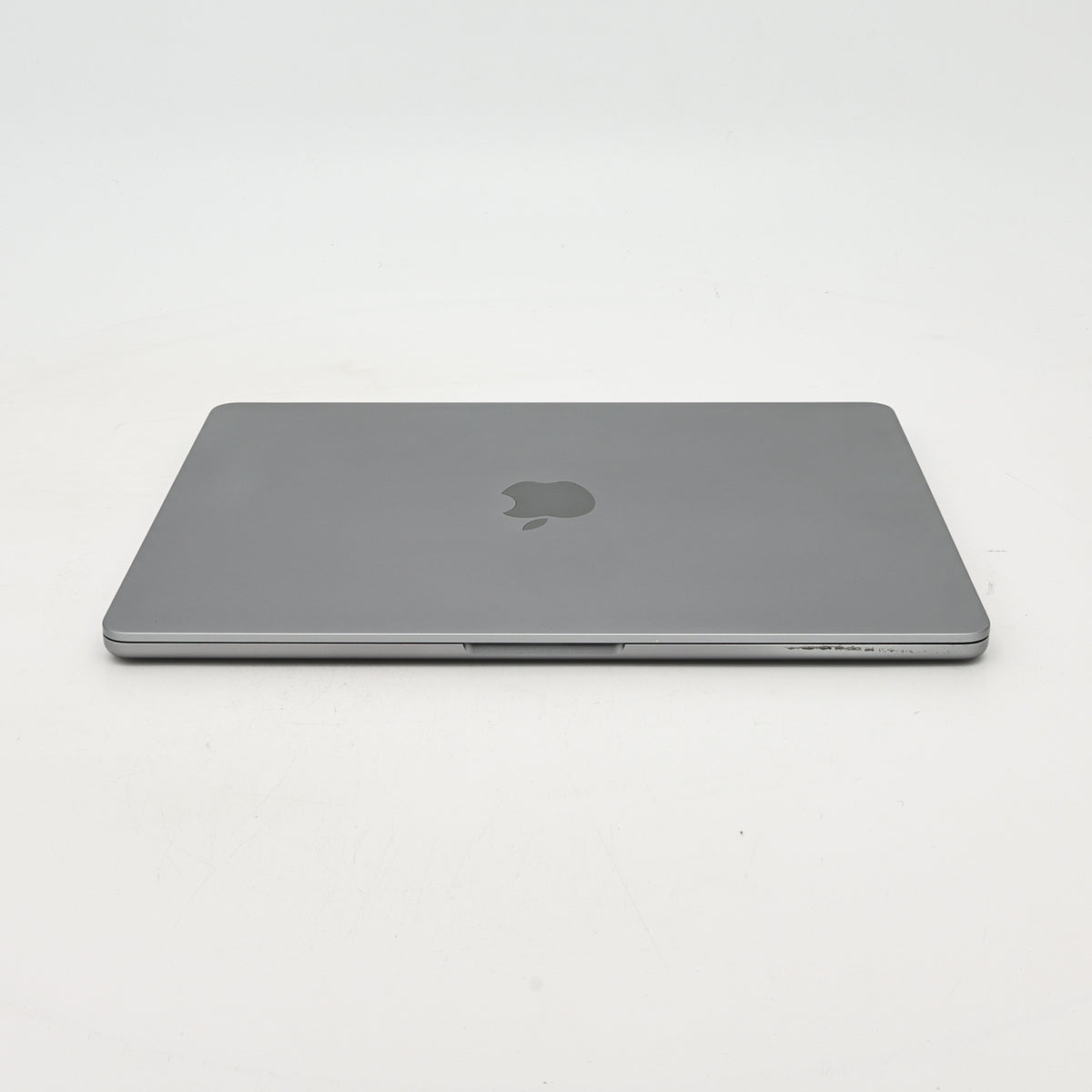 95新 Apple MacBook Air 22年 13寸 M2（8+8核） 8G RAM 256G SSD 深空灰色