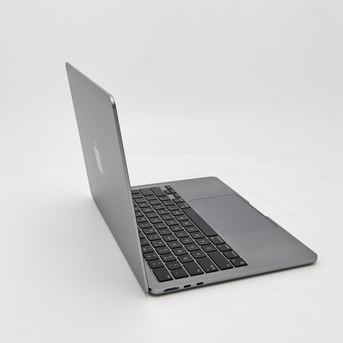95新 Apple MacBook Air 22年 13寸 M2（8+10核） 8G RAM 512G SSD 深空灰色