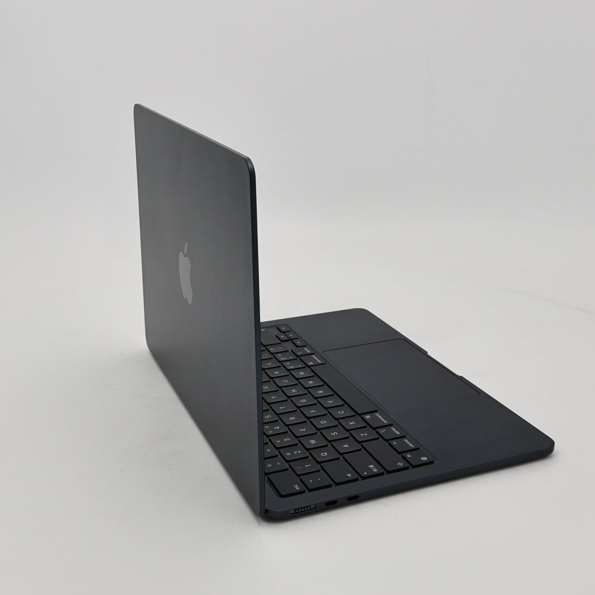 95新 Apple MacBook Air 22年 13寸 M2（8+8核） 8G RAM 256G SSD 午夜色