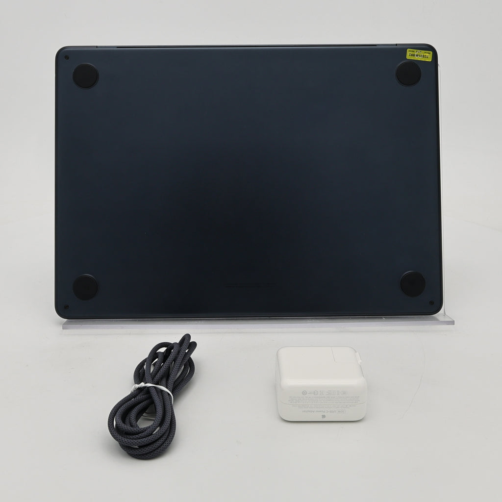 95新 Apple MacBook Air 22年 13寸 M2（8+8核） 8G RAM 256G SSD 午夜色