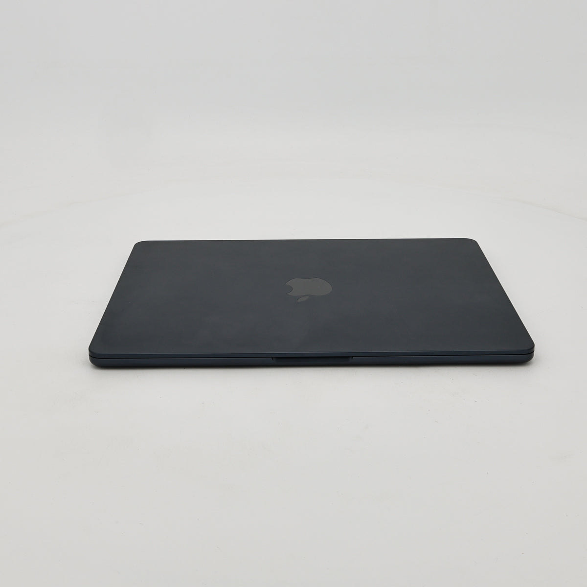 95新 Apple MacBook Air 22年 13寸 M2（8+8核） 8G RAM 256G SSD 午夜色