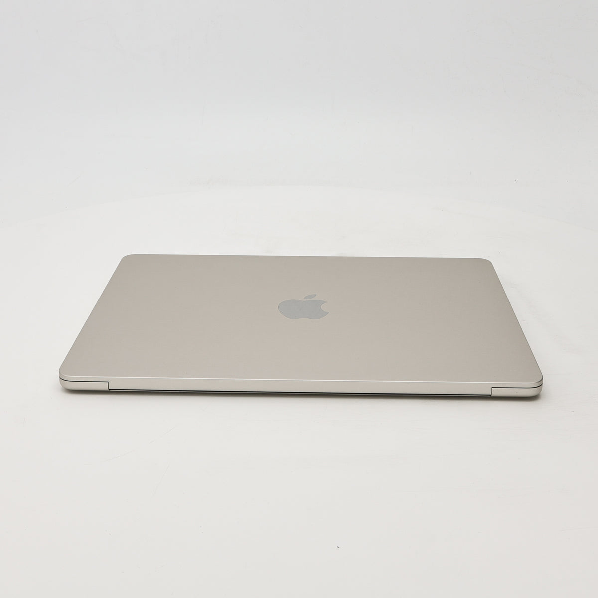95新 Apple MacBook Air 22年 13寸 M2（8+8核） 8G RAM 256G SSD 星光色