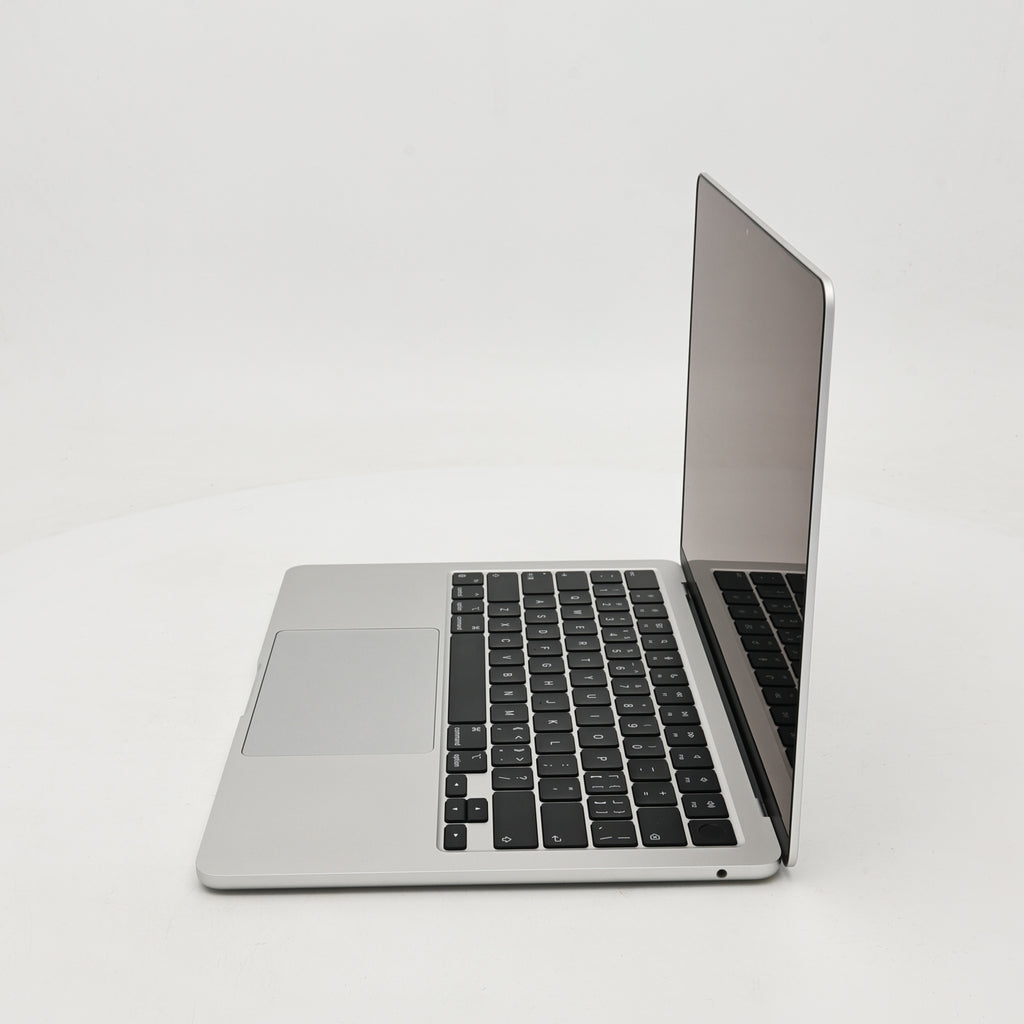 99新 Apple MacBook Air 22年 13寸 M2（8+8核） 8G RAM 256G SSD 銀色
