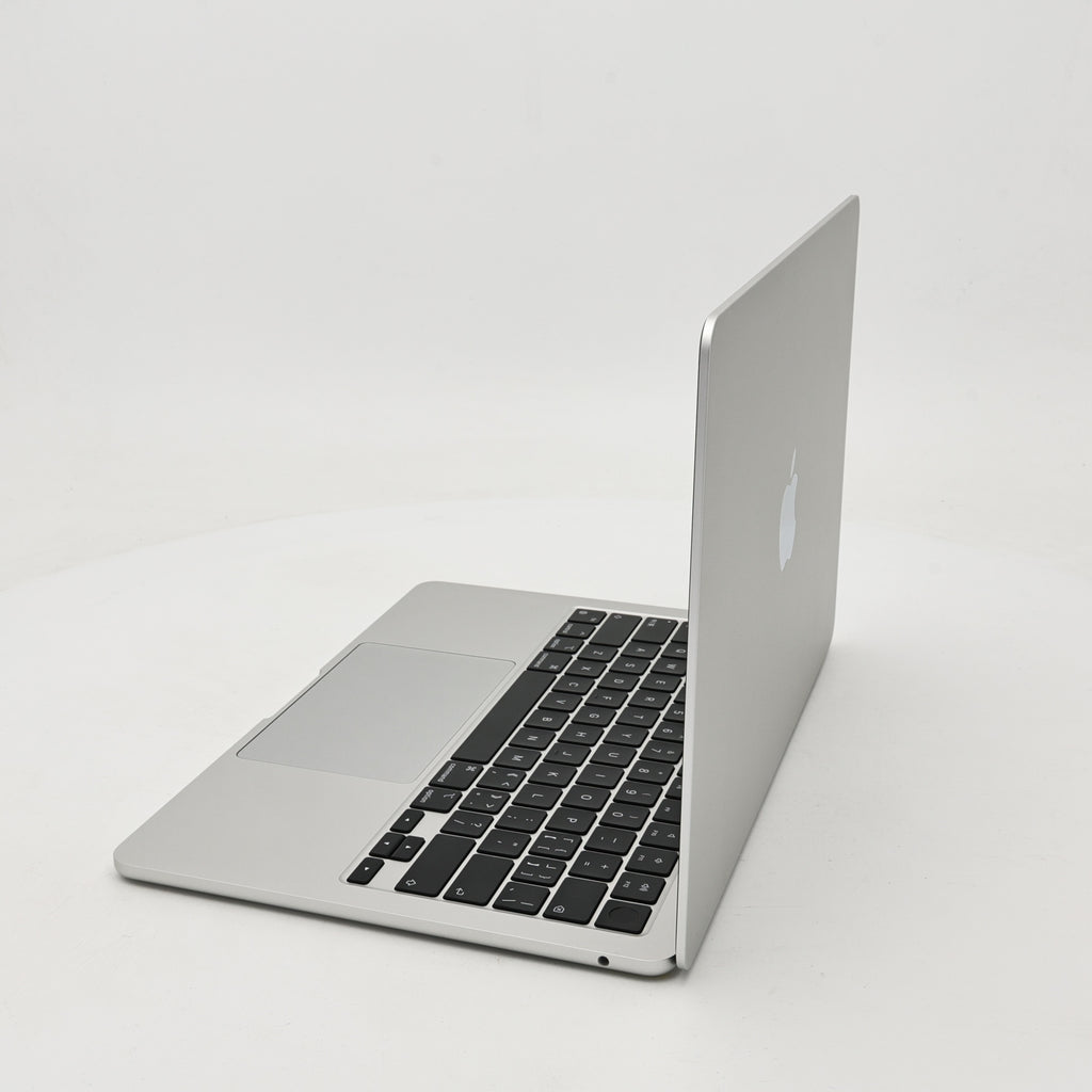 99新 Apple MacBook Air 22年 13寸 M2（8+8核） 8G RAM 256G SSD 銀色