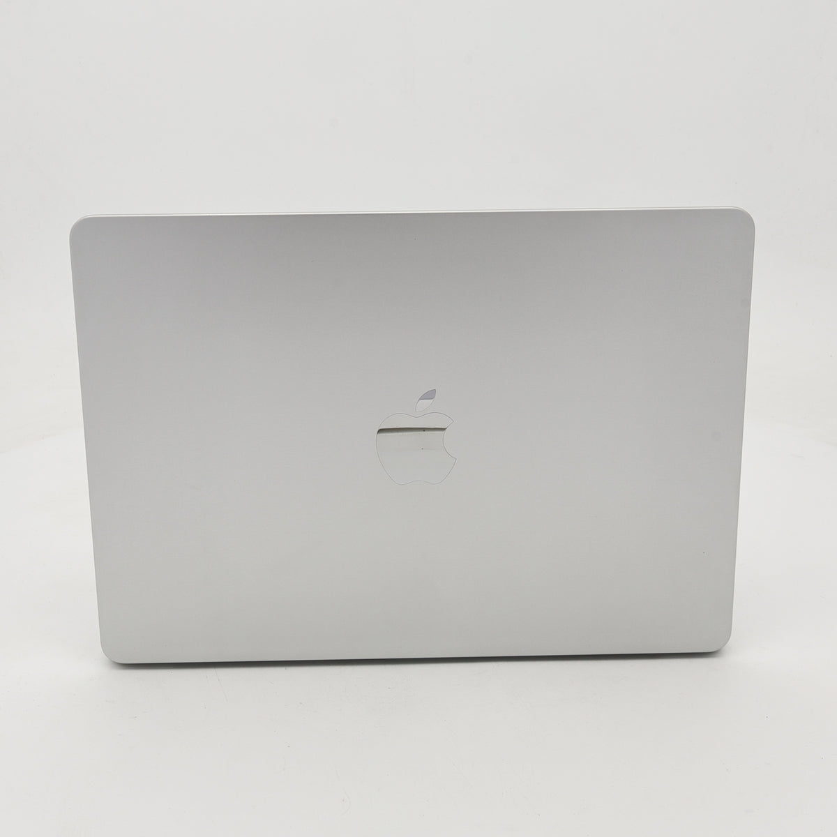 99新 Apple MacBook Air 22年 13寸 M2（8+8核） 8G RAM 256G SSD 銀色