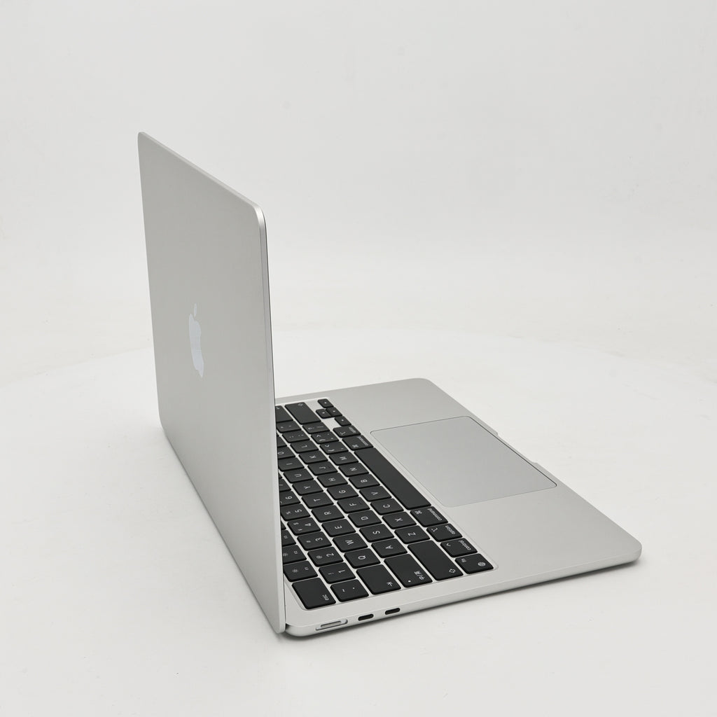 99新 Apple MacBook Air 22年 13寸 M2（8+8核） 8G RAM 256G SSD 銀色