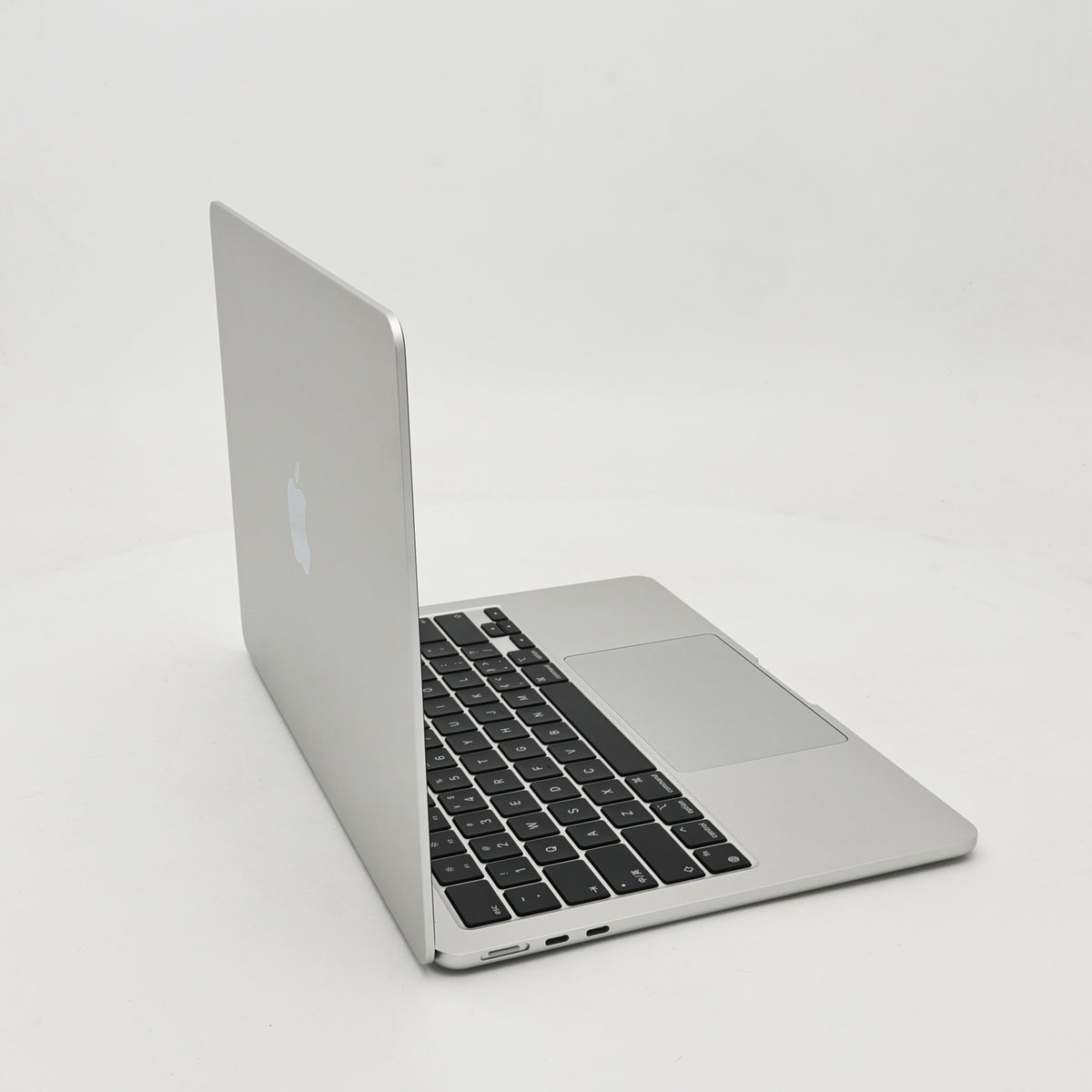 99新 Apple MacBook Air 22年 13寸 M2（8+8核） 8G RAM 256G SSD 銀色