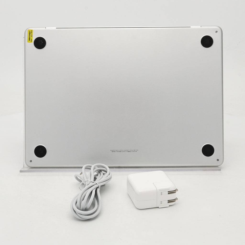 99新 Apple MacBook Air 22年 13寸 M2（8+8核） 8G RAM 256G SSD 銀色