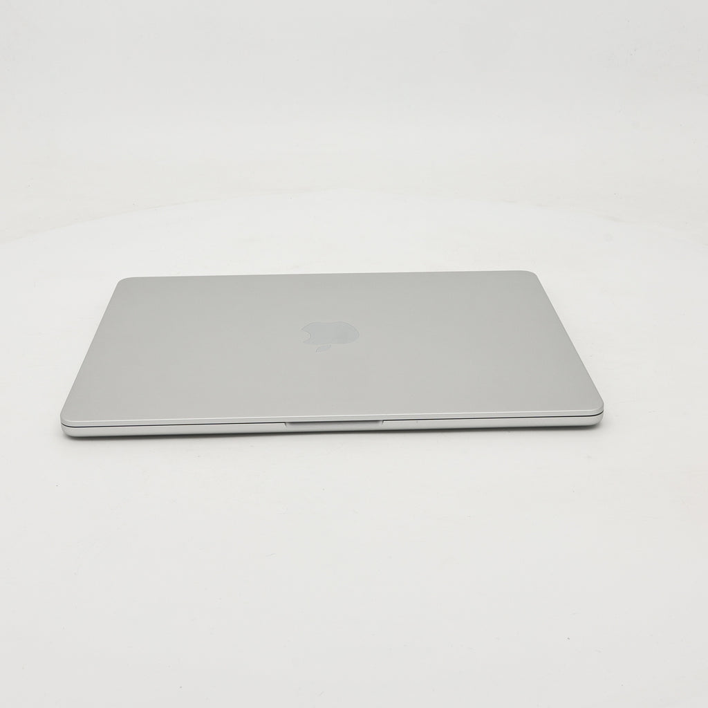 99新 Apple MacBook Air 22年 13寸 M2（8+8核） 8G RAM 256G SSD 銀色