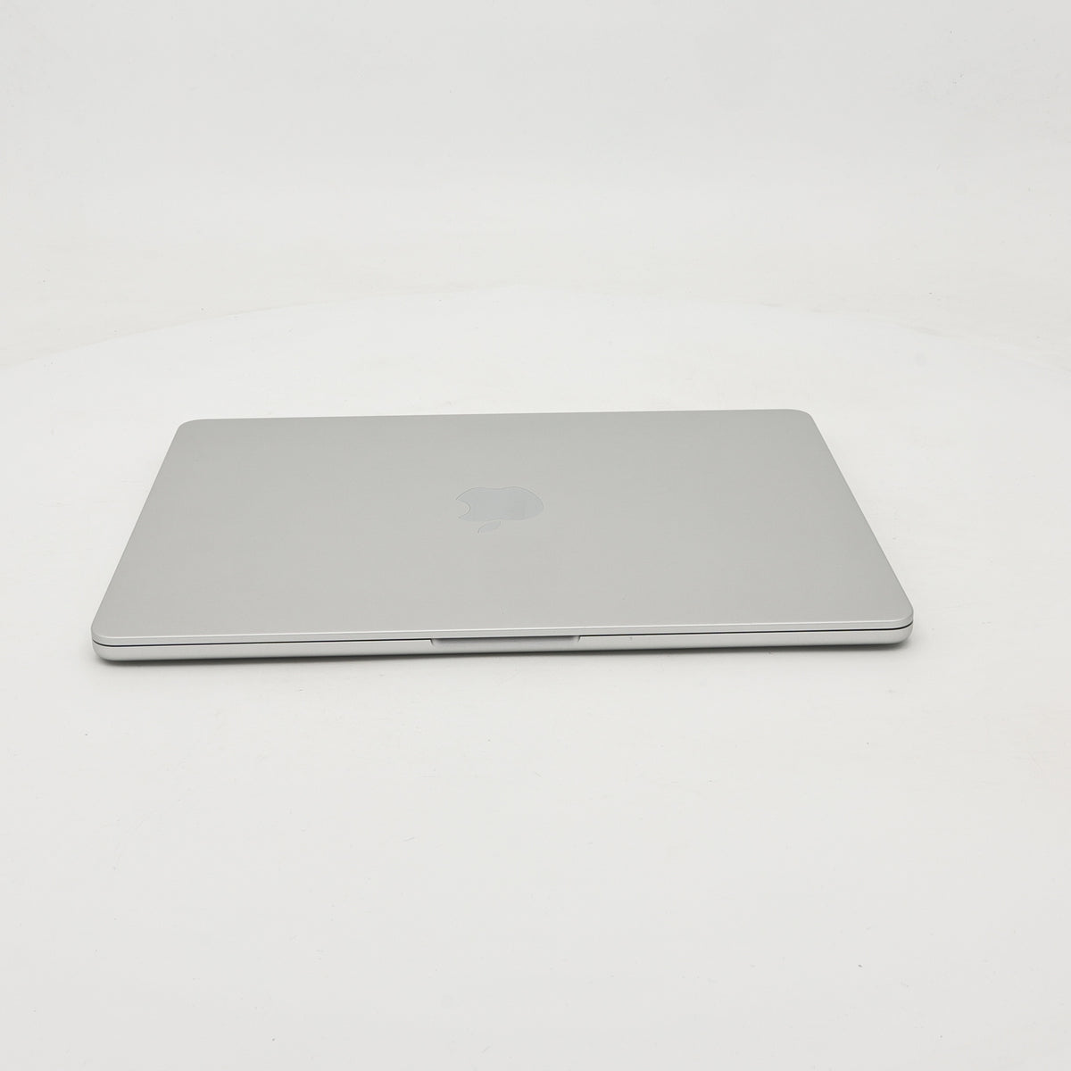 99新 Apple MacBook Air 22年 13寸 M2（8+8核） 8G RAM 256G SSD 銀色