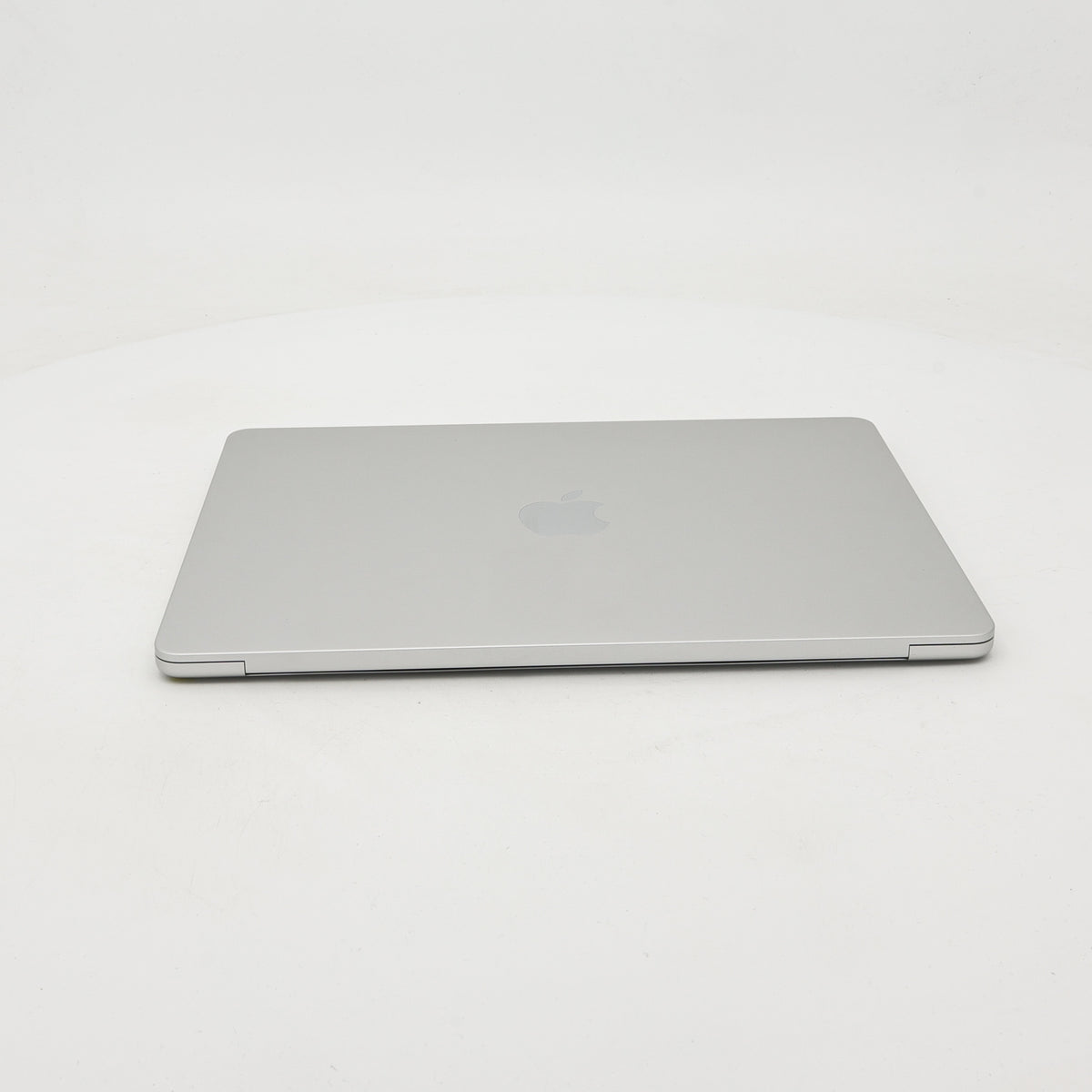 99新 Apple MacBook Air 22年 13寸 M2（8+8核） 8G RAM 256G SSD 銀色