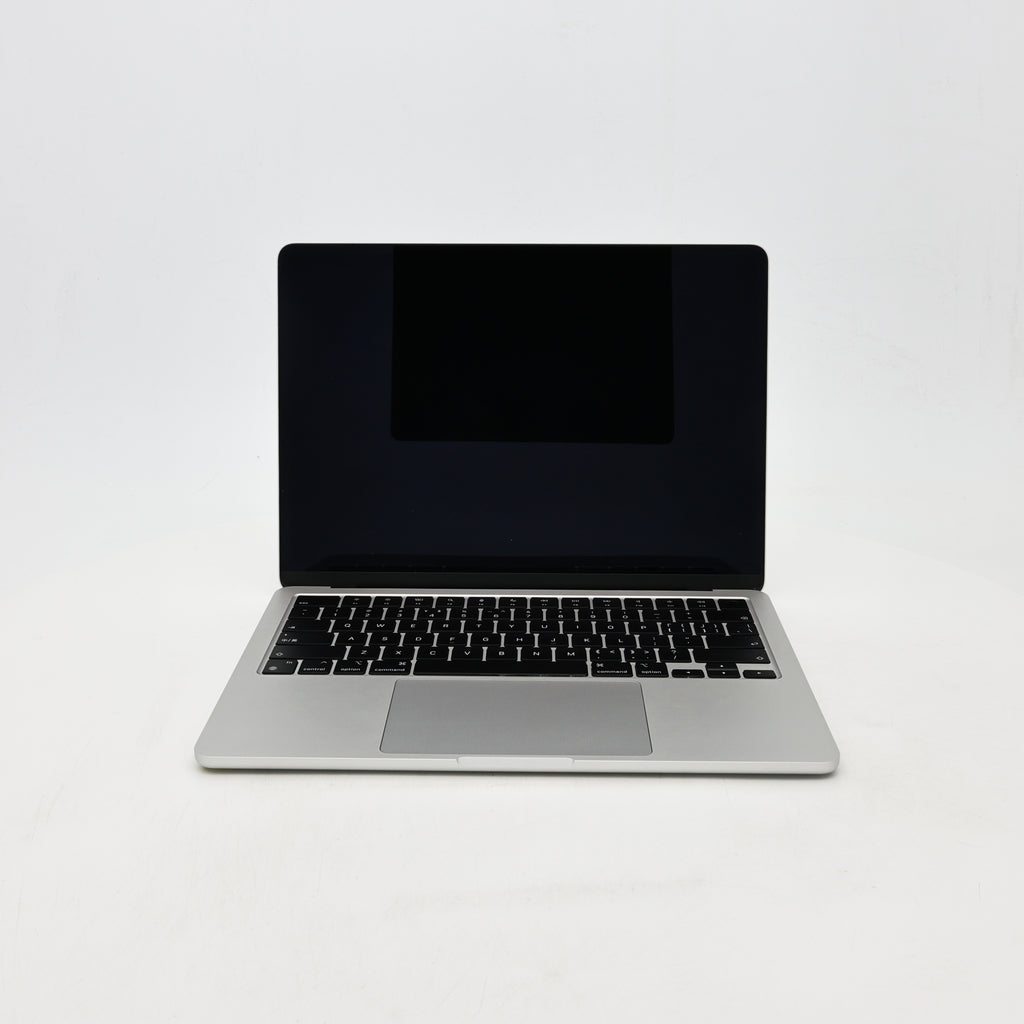 95新 Apple MacBook Air 22年 13寸 M2（8+8核） 8G RAM 256G SSD 銀色
