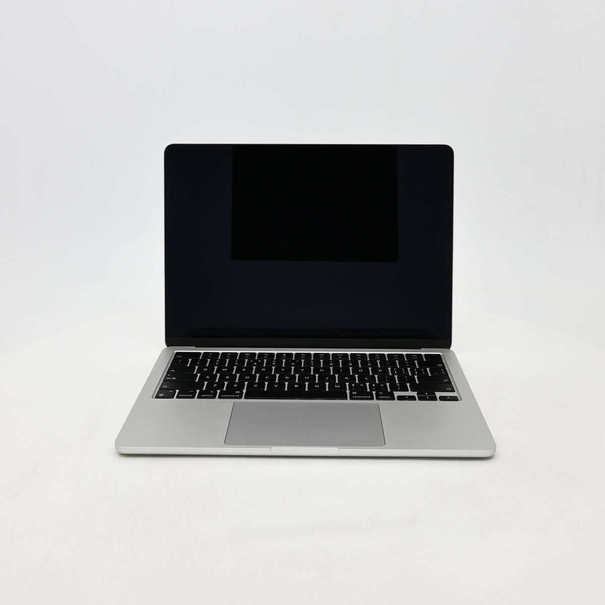 95新 Apple MacBook Air 22年 13寸 M2（8+8核） 8G RAM 256G SSD 銀色