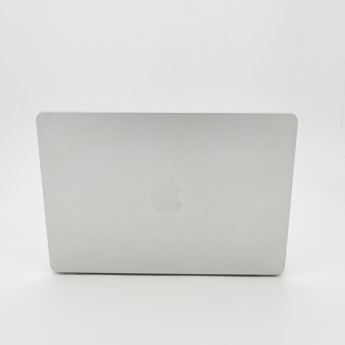95新 Apple MacBook Air 22年 13寸 M2（8+8核） 8G RAM 256G SSD 銀色