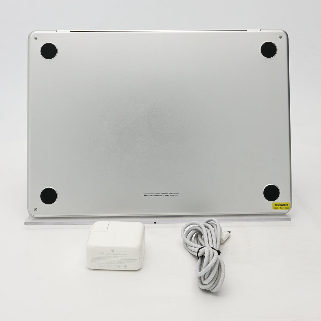 95新 Apple MacBook Air 22年 13寸 M2（8+8核） 8G RAM 256G SSD 銀色