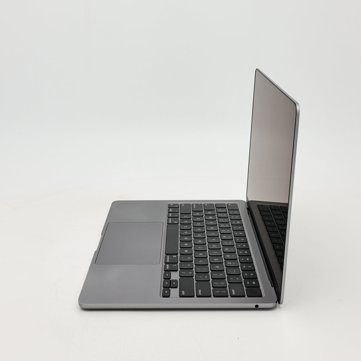 95新 Apple MacBook Air 22年 13寸 M2（8+8核） 8G RAM 256G SSD 深空灰色