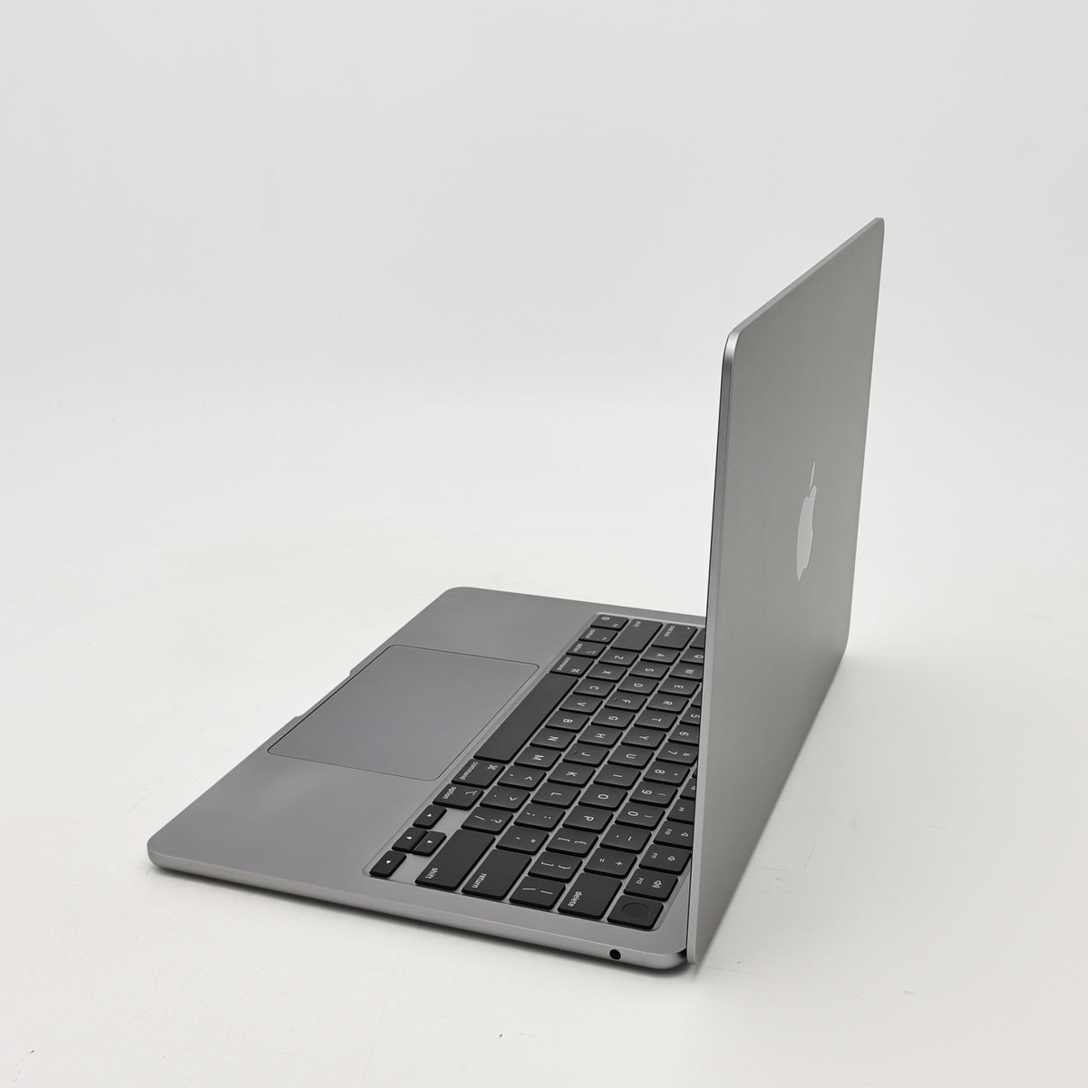 95新 Apple MacBook Air 22年 13寸 M2（8+8核） 8G RAM 256G SSD 深空灰色