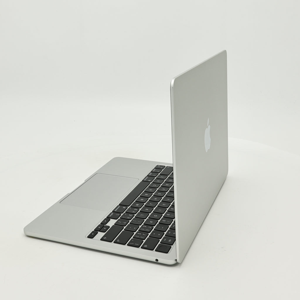 95新 Apple MacBook Air 22年 13寸 M2（8+8核） 16G RAM 256G SSD 銀色
