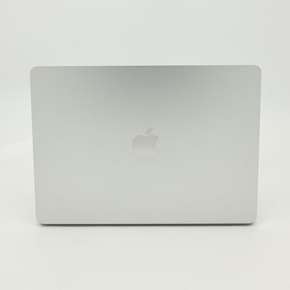 95新 Apple MacBook Air 22年 13寸 M2（8+8核） 16G RAM 256G SSD 銀色