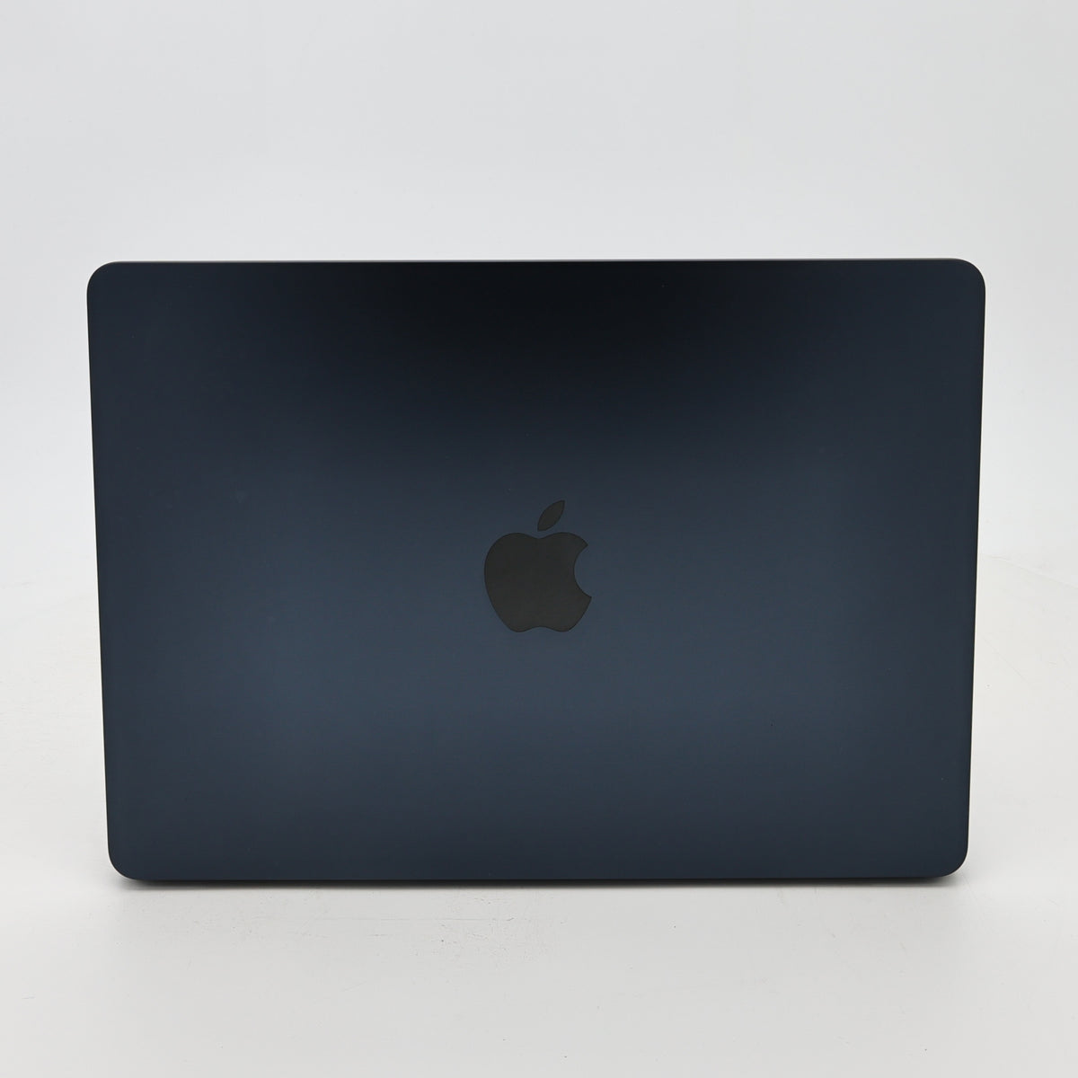 95新 Apple MacBook Air 22年 13寸 M2（8+8核） 8G RAM 256G SSD 午夜色