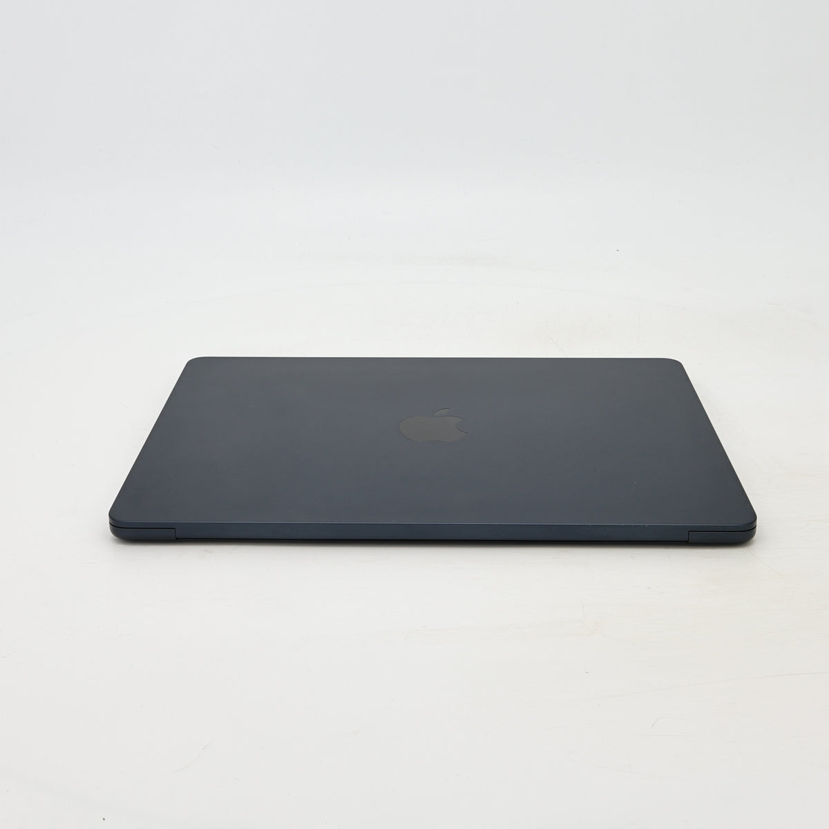 95新 Apple MacBook Air 22年 13寸 M2（8+8核） 8G RAM 256G SSD 午夜色