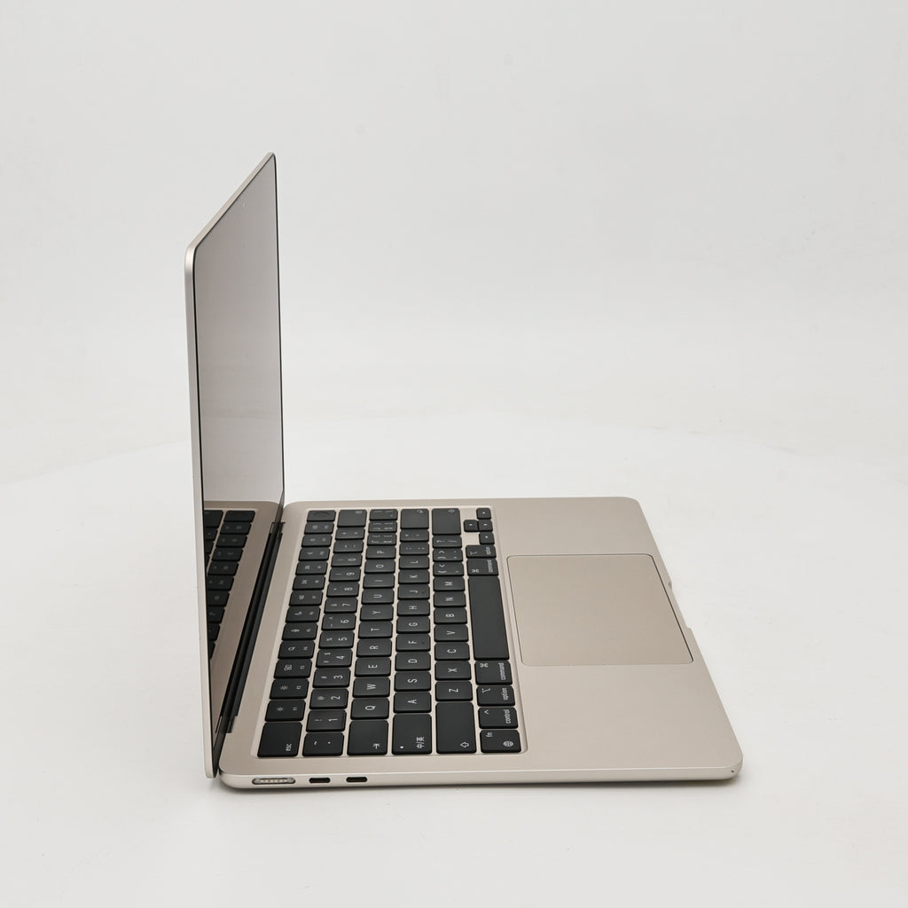 95新 Apple MacBook Air 22年 13寸 M2（8+8核） 8G RAM 256G SSD 星光色