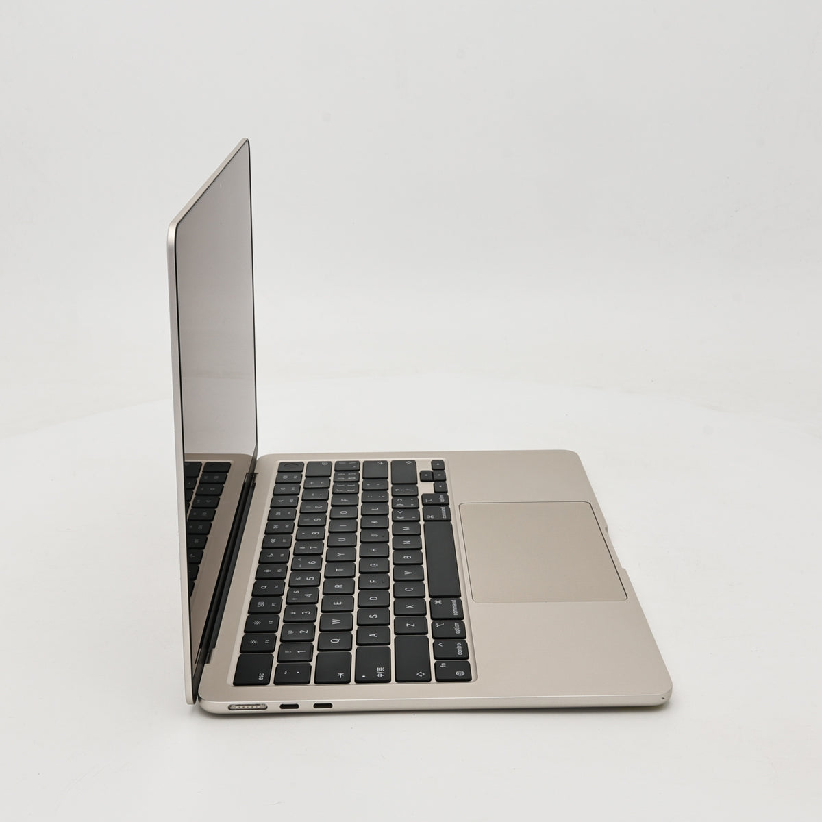 95新 Apple MacBook Air 22年 13寸 M2（8+8核） 8G RAM 256G SSD 星光色