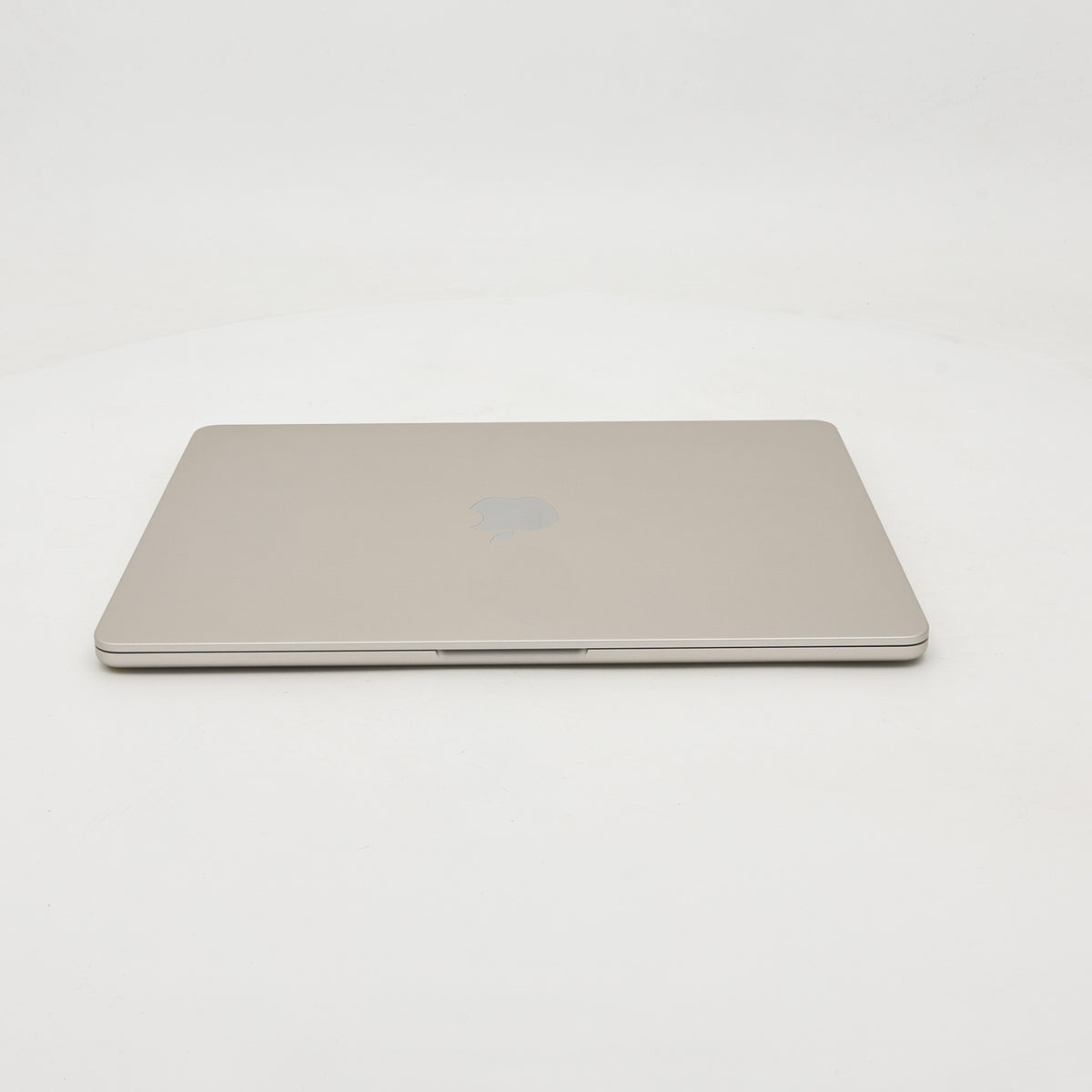 95新 Apple MacBook Air 22年 13寸 M2（8+8核） 8G RAM 256G SSD 星光色